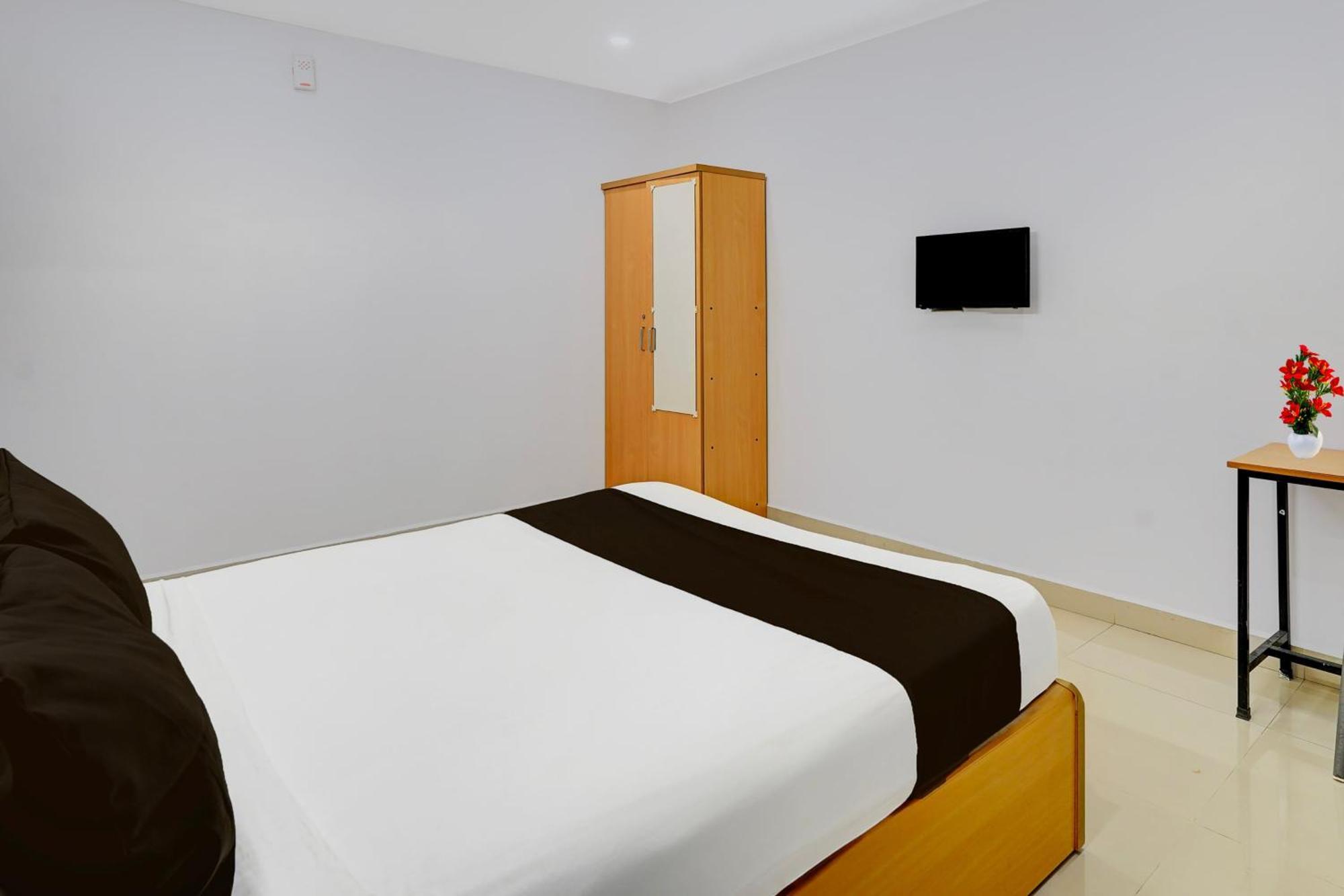 Super Hotel O Valasaravakkam Near Chandra Metro Mall Chennai Bagian luar foto