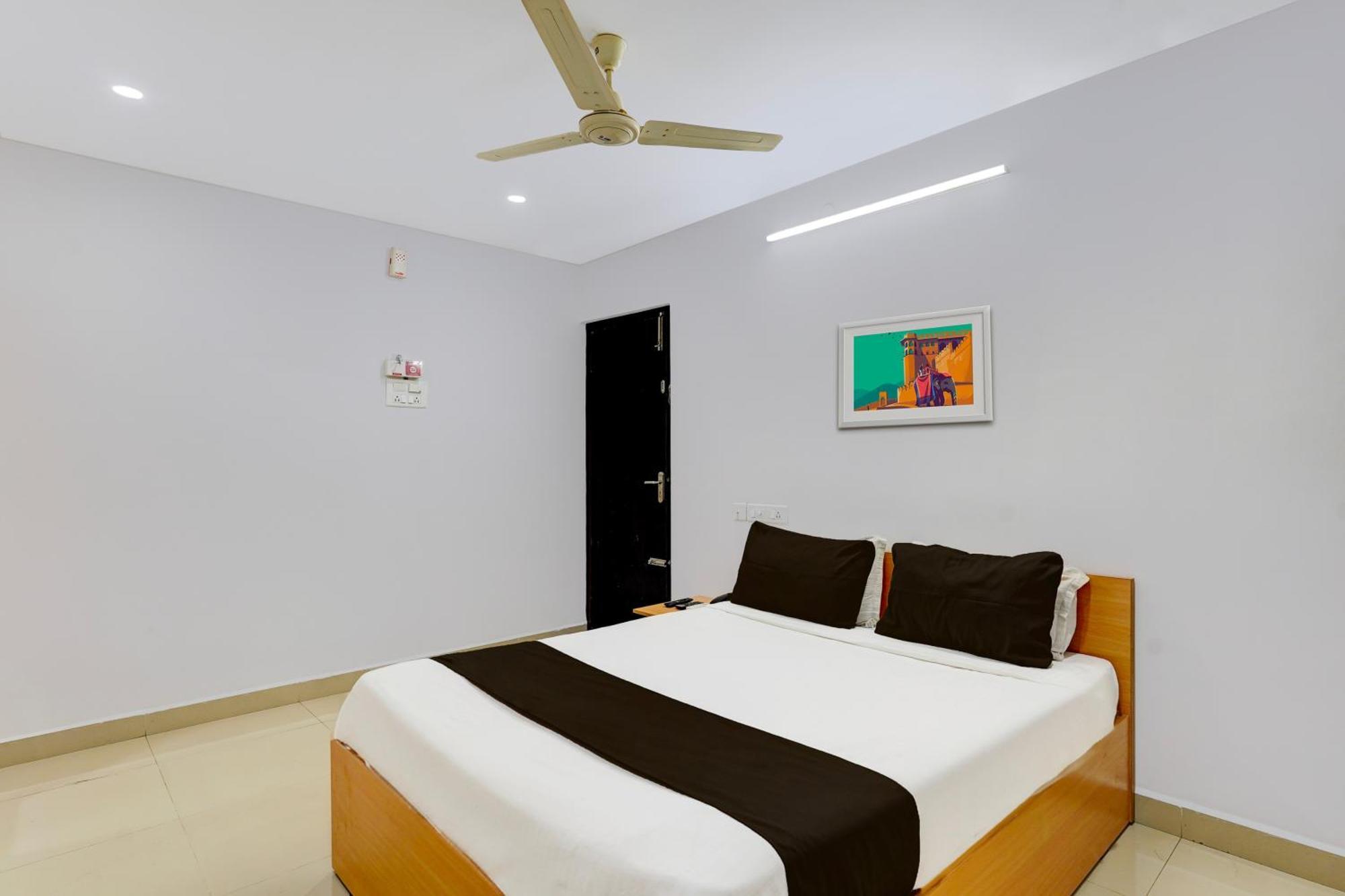 Super Hotel O Valasaravakkam Near Chandra Metro Mall Chennai Bagian luar foto